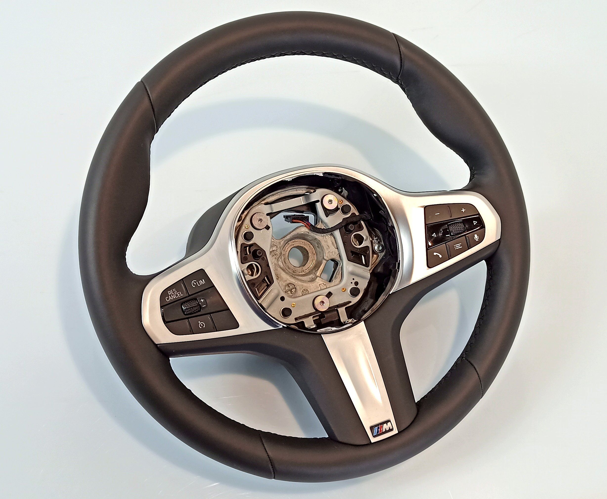 BMW 5 (G30 / G31) steering wheel BMW 5 SERIES Steering Wheel OEM 32308008178

Pa...