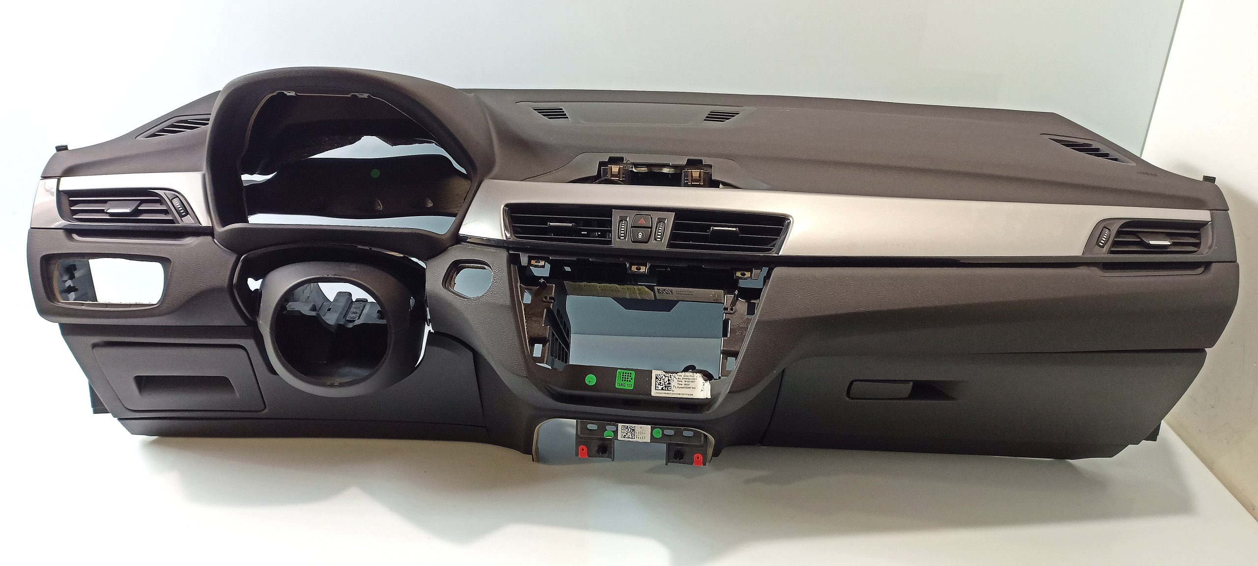 BMW X1 (F48) Dashboard BMW X1 Dashboard OEM 3D35772

Part codes: 3D357...