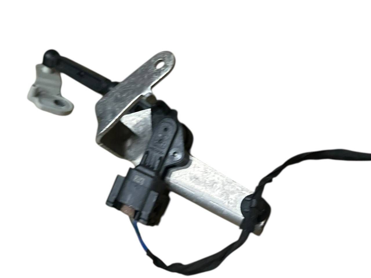 BMW i8 (l12, l15) Headlight/headlamp level sensor BMW I8 Headlight/headlamp level sensor OEM 3714...