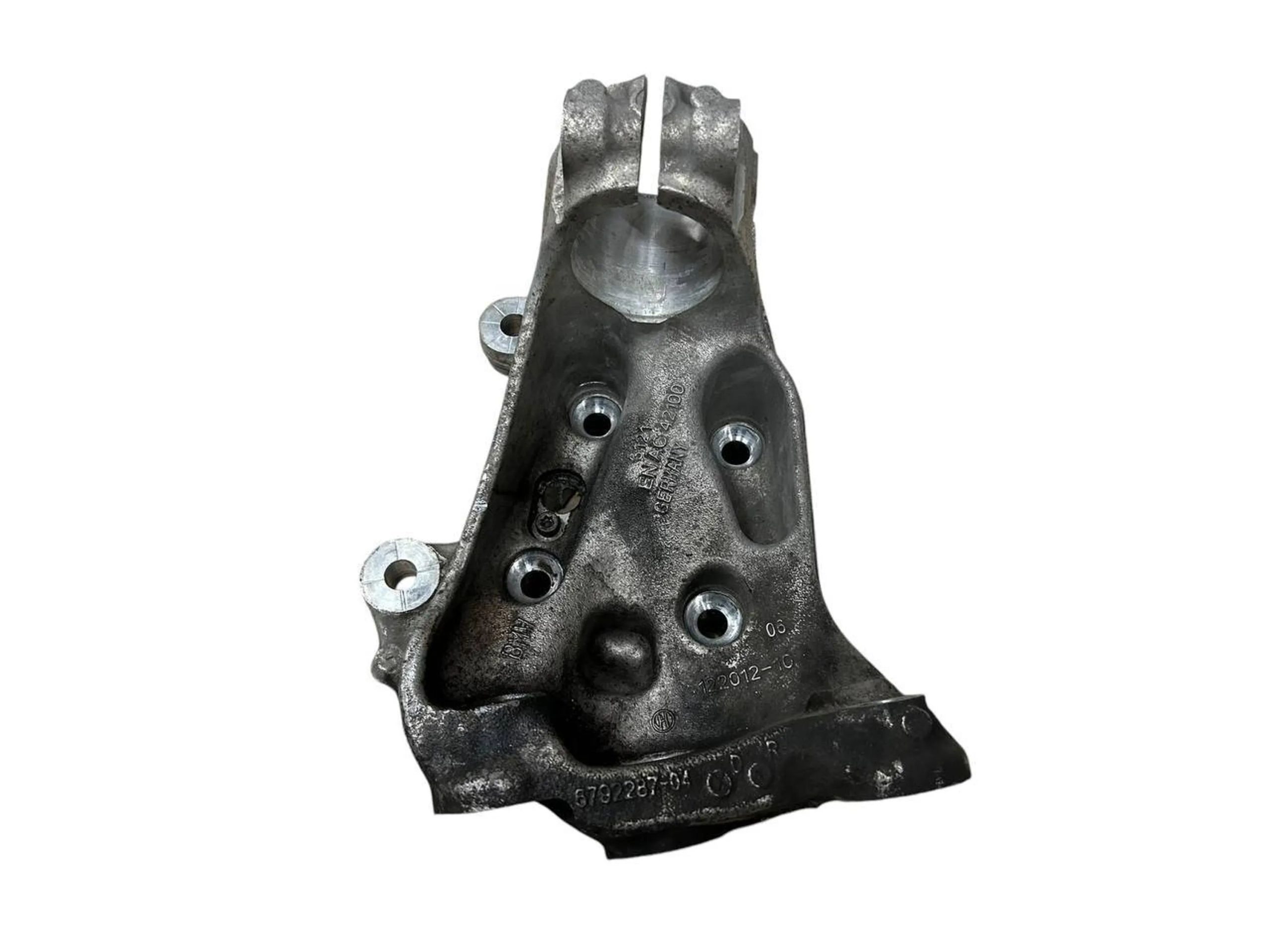 BMW 3 (F30 / F31) Front wheel hub spindle knuckle BMW 3 SERIES Front wheel hub spindle knuckle OE...