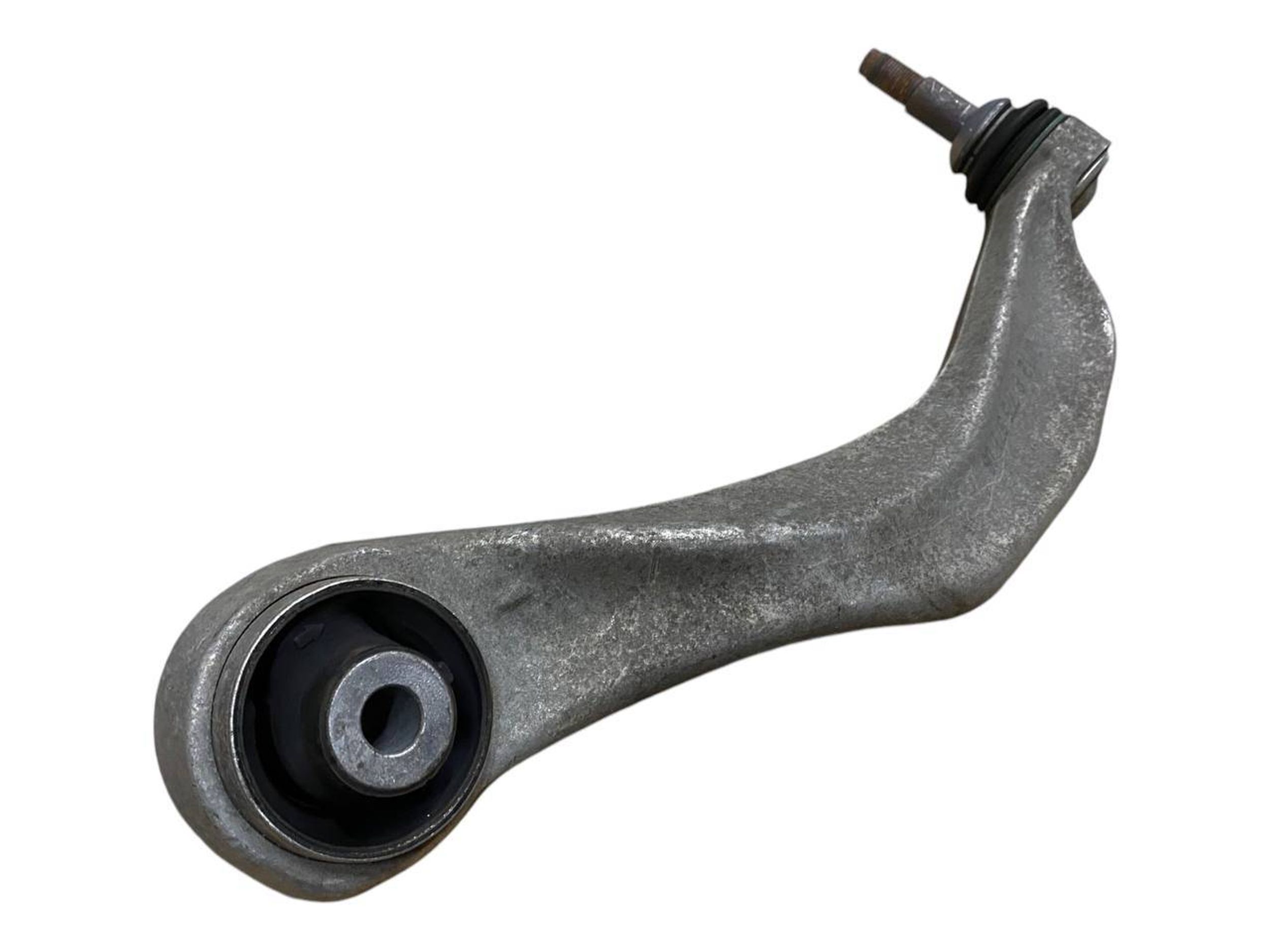 BMW 6 (F06 / F12 / F13) Front control arm BMW 6 SERIES Front control arm OEM 31126775971
...