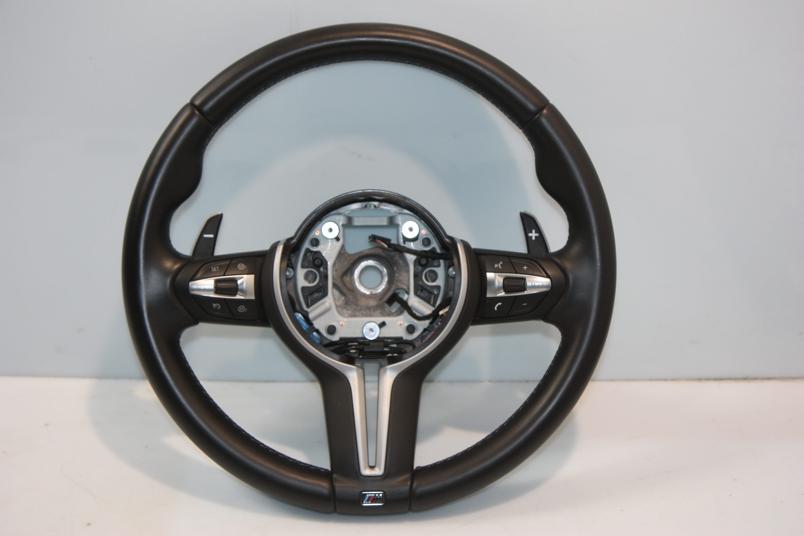 BMW X5 (F15) steering wheel BMW X5 Steering Wheel OEM 32307854457

Part cod...
