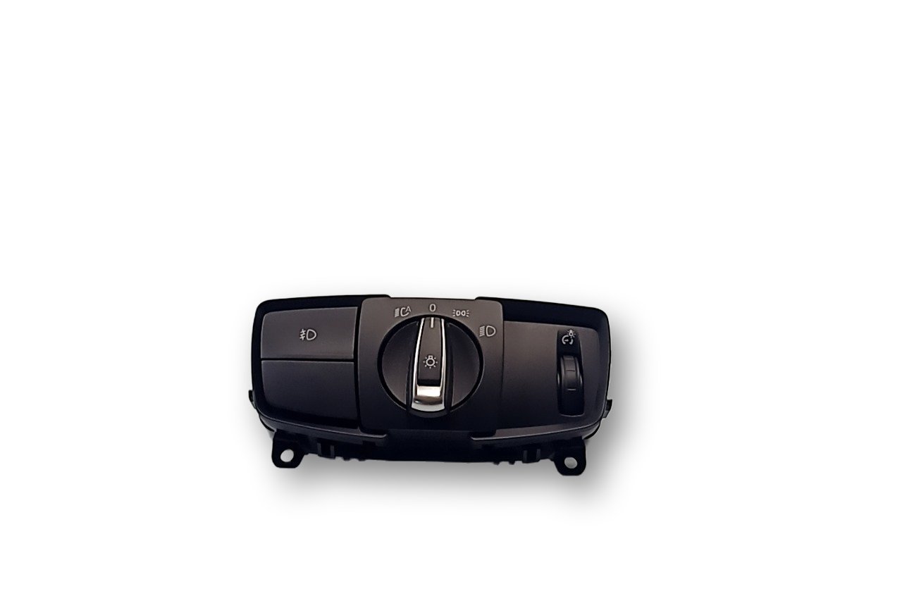 BMW 3 (F30 / F31) Свет переключатель BMW 3 SERIES Light switch OEM 61316847506

Part...