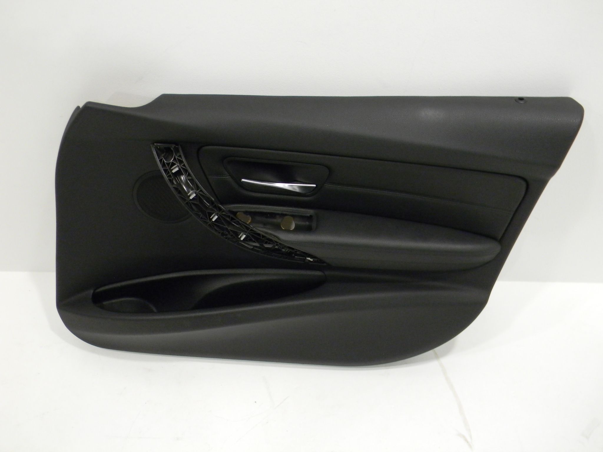 BMW 3 (F30 / F31) Front door card panel trim BMW 3 SERIES Front door card panel trim OEM 514...