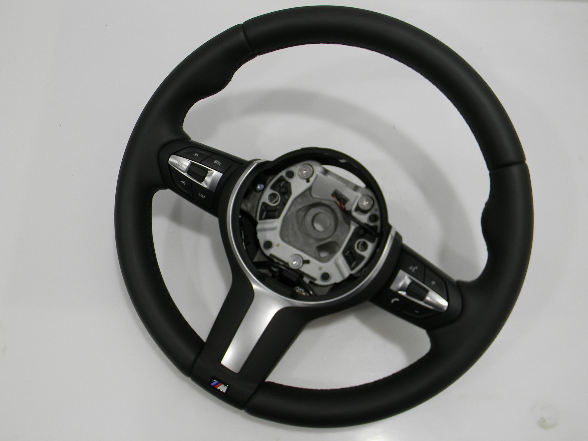 BMW X2 (F39) Lenkrad / Steering Wheel BMW X2 F39 Lenkrad / Steering Wheel OEM 3230788...