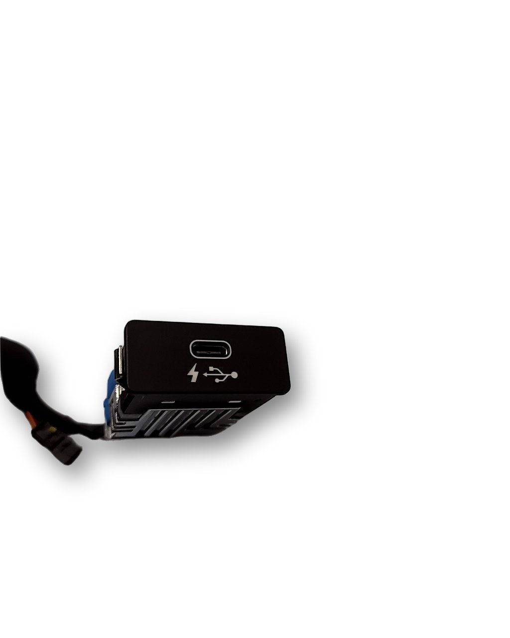 BMW 3 (G20 / G21) USB socket connector BMW 3 SERIES USB socket connector OEM 841087119...