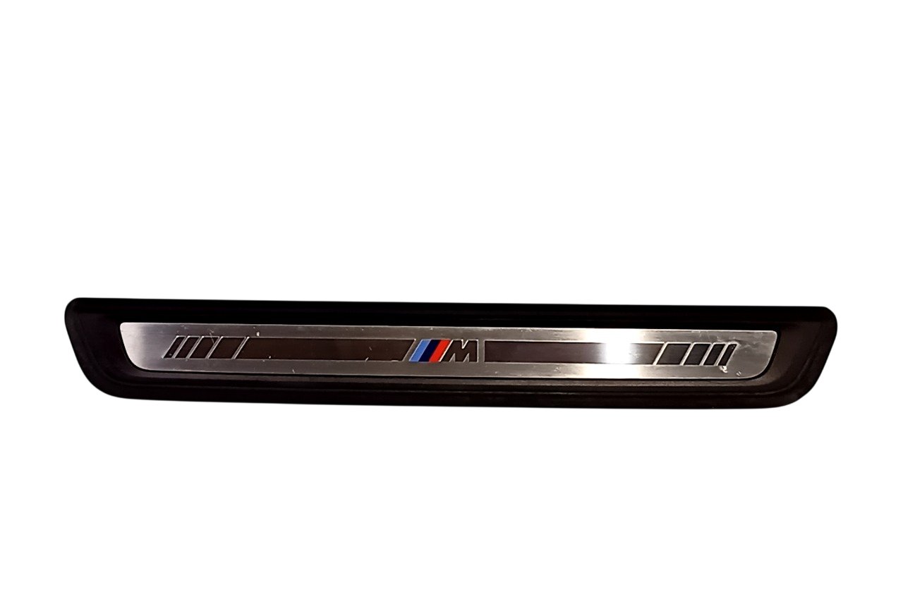 BMW 4 (G22 / G23 / G26)  Front sill trim cover BMW 4 SERIES Front sill trim cover OEM 51478079...
