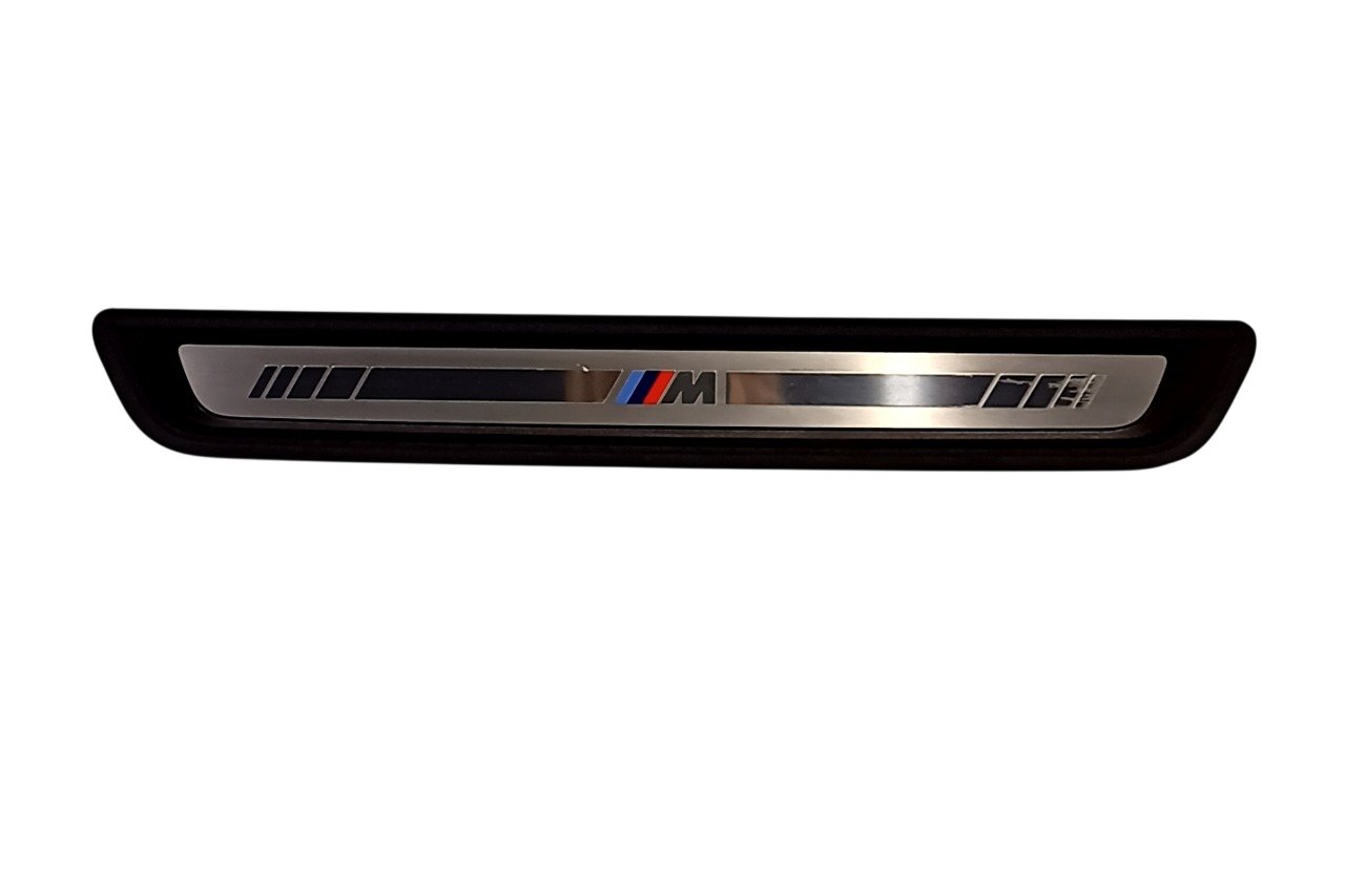 BMW 4 (G22 / G23 / G26)  Front sill trim cover BMW 4 SERIES Front sill trim cover OEM 51478079...