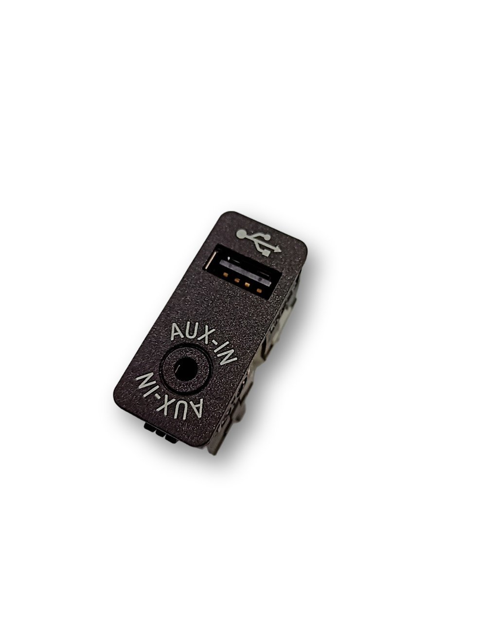 BMW 3 (F30 / F31) AUX in-socket connector BMW 3 SERIES AUX in-socket connector OEM 841092...