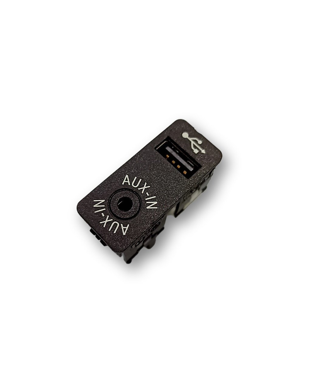 BMW 3 (F30 / F31) AUX in-socket connector BMW 3 SERIES AUX in-socket connector OEM 841092...