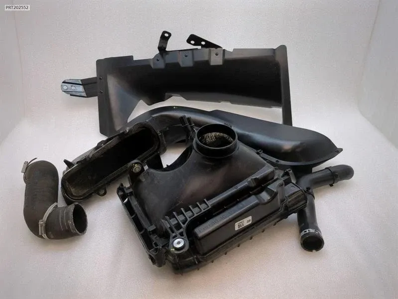 Air filter box  Brand/Model: FERRARI SF90
Year: 2023
Engine: 39...