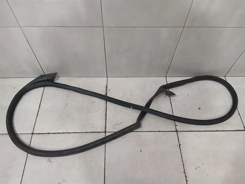 Audi R8 Door Seal Audi R8 Door Seal 4S0837912A

Part codes: 4S083...