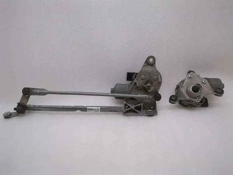 Audi R8 Front Wiper Linkage Audi R8 Front Wiper Linkage 4S2955119C RHD

Par...