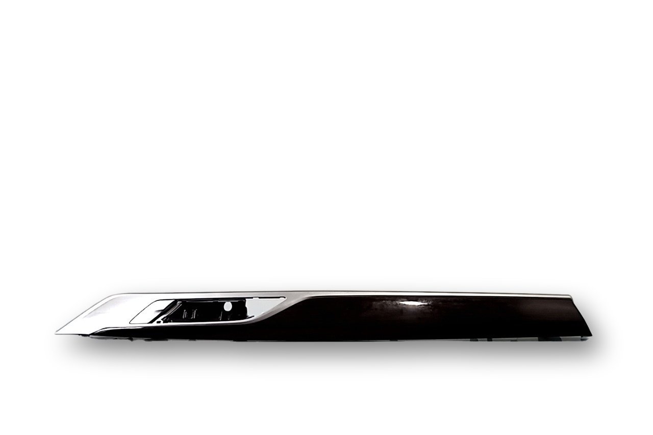 BMW 7 (G11 / G12) Front door trim bar BMW 7 SERIES Front door trim bar OEM 7400927

P...