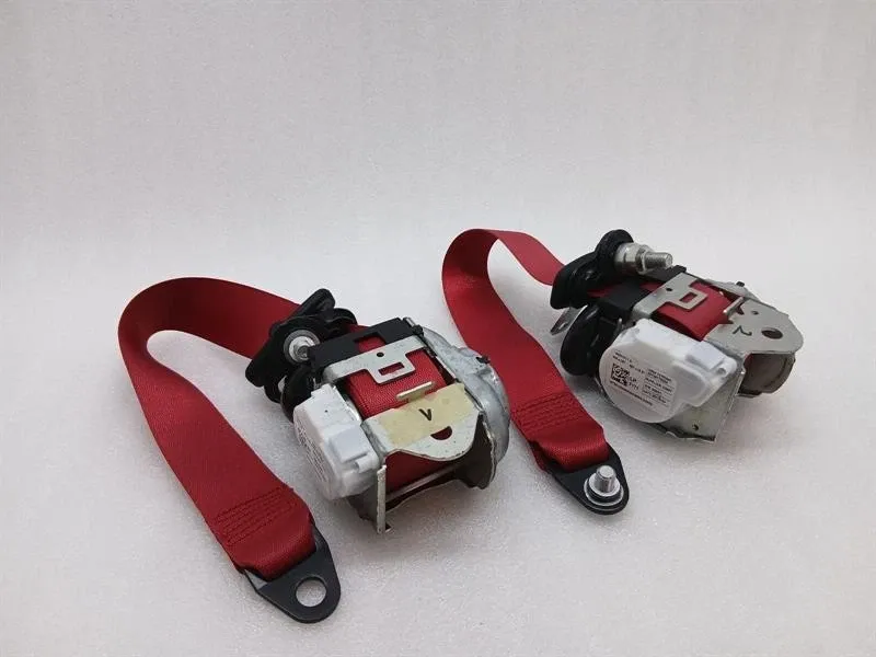 Front seatbelt Brand/Model: FERRARI 296
Year: 2025
Engine: 299...