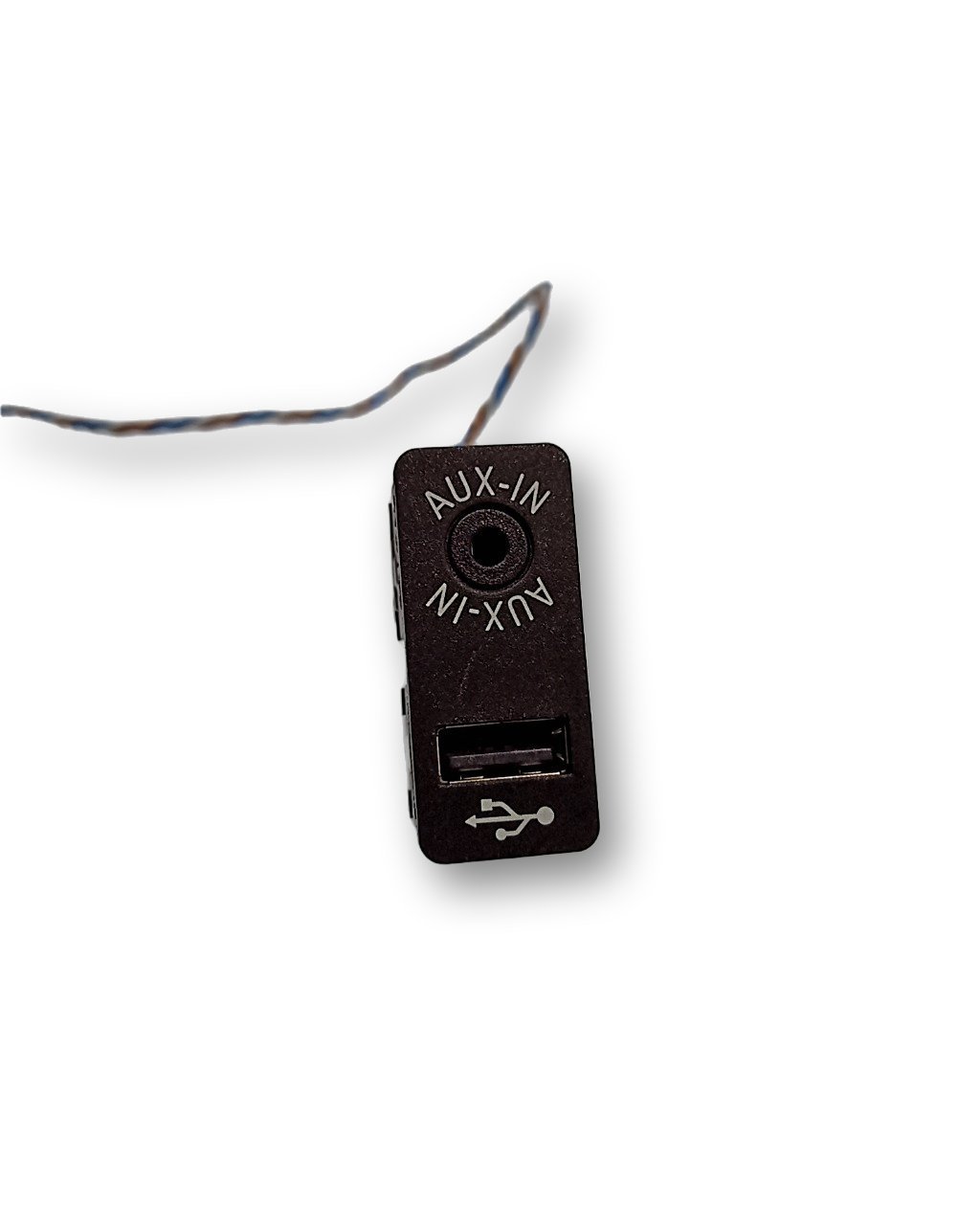 BMW 3 (F30 / F31) AUX in-socket connector BMW 3 SERIES AUX in-socket connector OEM 841092...