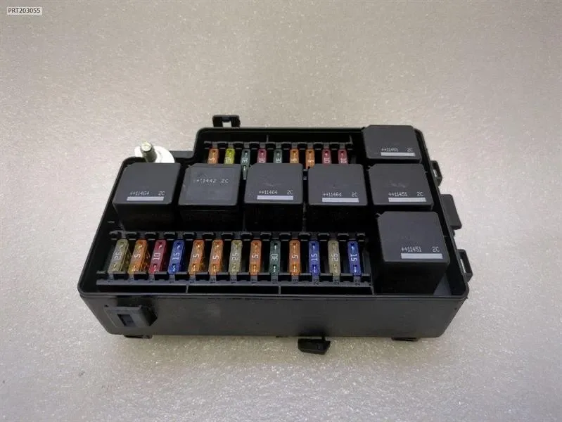 Fuse box Brand/Model: ASTON MARTIN RAPIDE
Year: 2013
Eng...