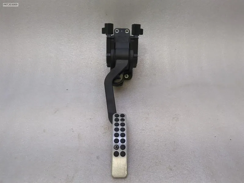 Gas Pedal (electrical) Brand/Model: ASTON MARTIN RAPIDE
Year: 2013
Eng...