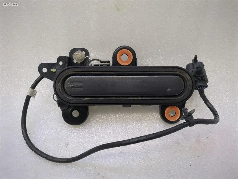 Door handle Brand/Model: ASTON MARTIN RAPIDE
Year: 2013
Eng...