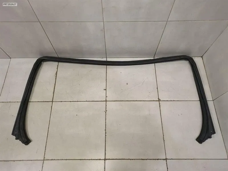 Door Seal Brand/Model: FERRARI SF90
Year: 2023
Engine: 39...
