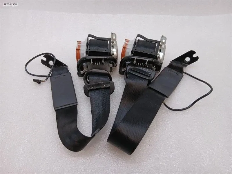 Audi R8 Front seatbelt Audi R8 Front seatbelt 4s8857706a

Part codes: ...