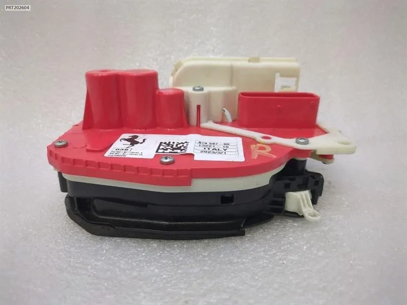 Door lock Brand/Model: FERRARI SF90
Year: 2023
Engine: 39...