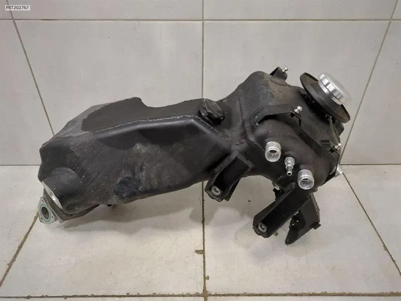 Oil sump Brand/Model: FERRARI SF90
Year: 2023
Engine: 39...