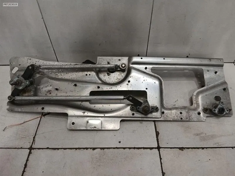 Front Wiper Linkage Brand/Model: ASTON MARTIN RAPIDE
Year: 2013
Eng...