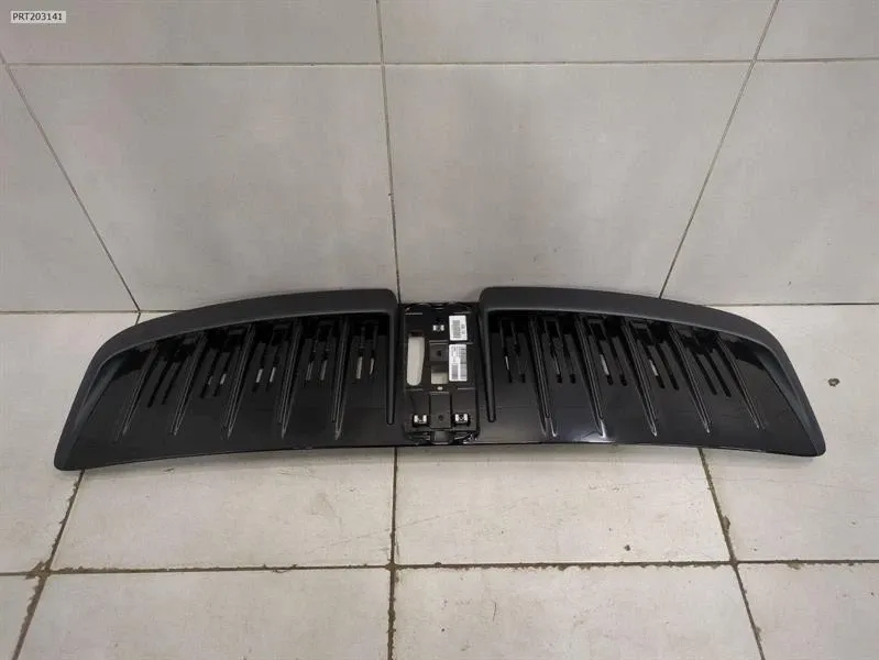 Porsche 911 (992) Rear Grill Porsche 911 Rear Grill 992827077S

Part codes: ...