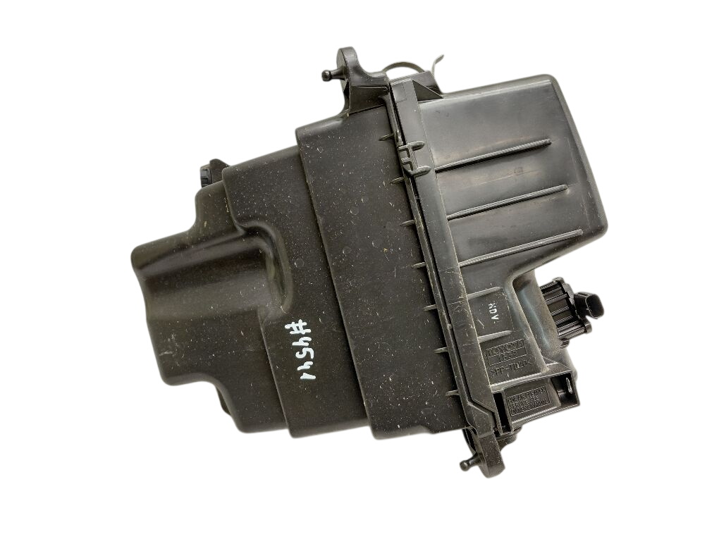Toyota Yaris Air Cleaner (filter box) Toyota Yaris Air Cleaner (filter box) 177001805...
