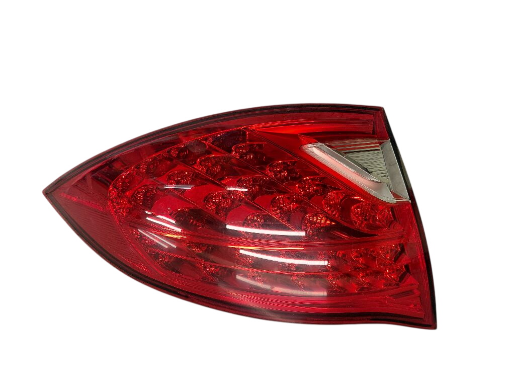 Porsche Cayenne задняя фара (левая) Porsche Cayenne Tail light left 7P5945095T

Par...