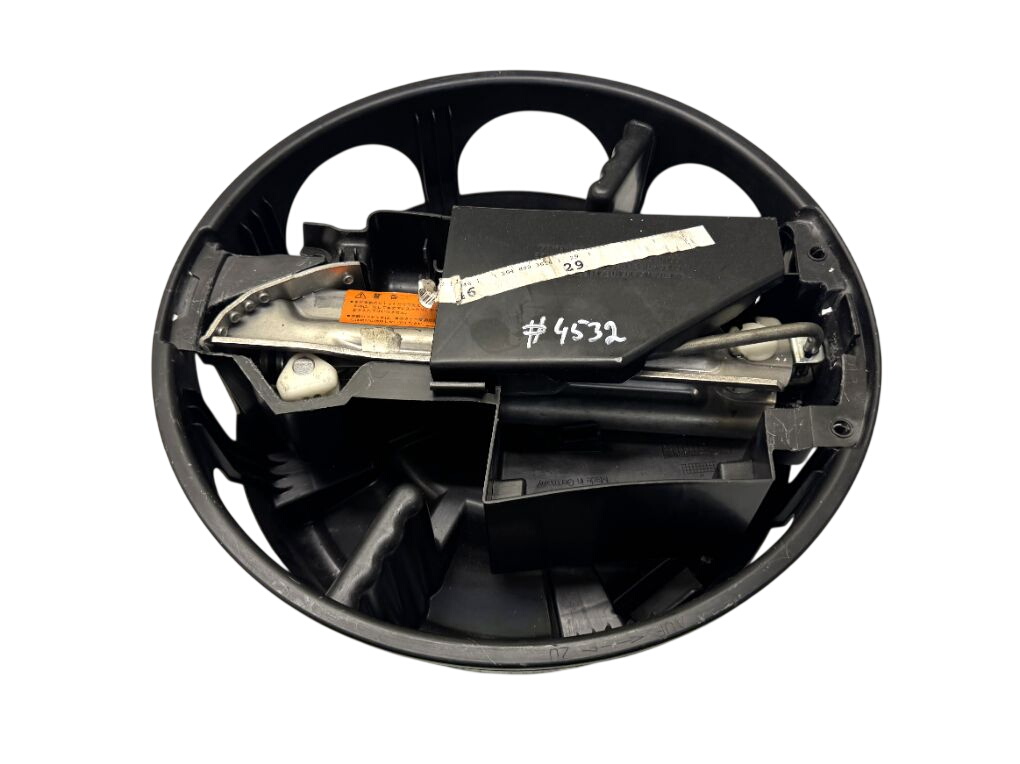 Mercedes-Benz A (W176) домкрат Mercedes-Benz C-Class Jack A2128980914

Part co...