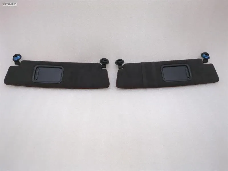 Audi R8 Sun visor Audi R8 Sun Visor 4S0857552

Part codes: 4S0857...