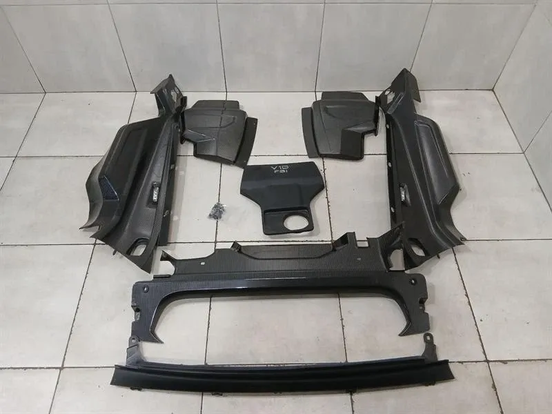 Audi R8 Engine cover Audi R8 Engine cover 4S8863129A

Part codes: 4S...