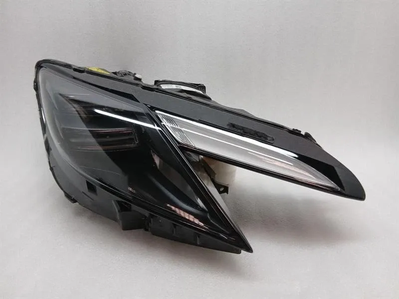 Right Headlamp Brand/Model: FERRARI 296
Year: 2025
Engine: 299...