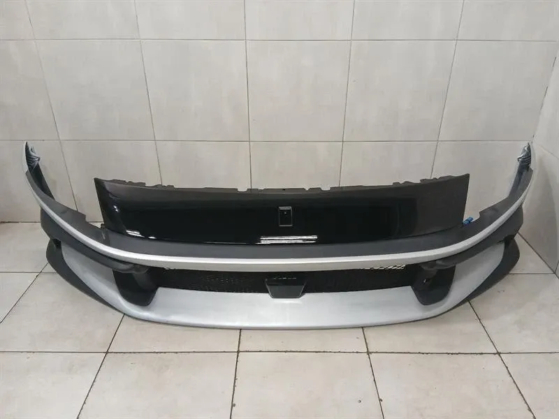 front bumper Brand/Model: FERRARI 12CILINDRI

Ferrari 12CILI...