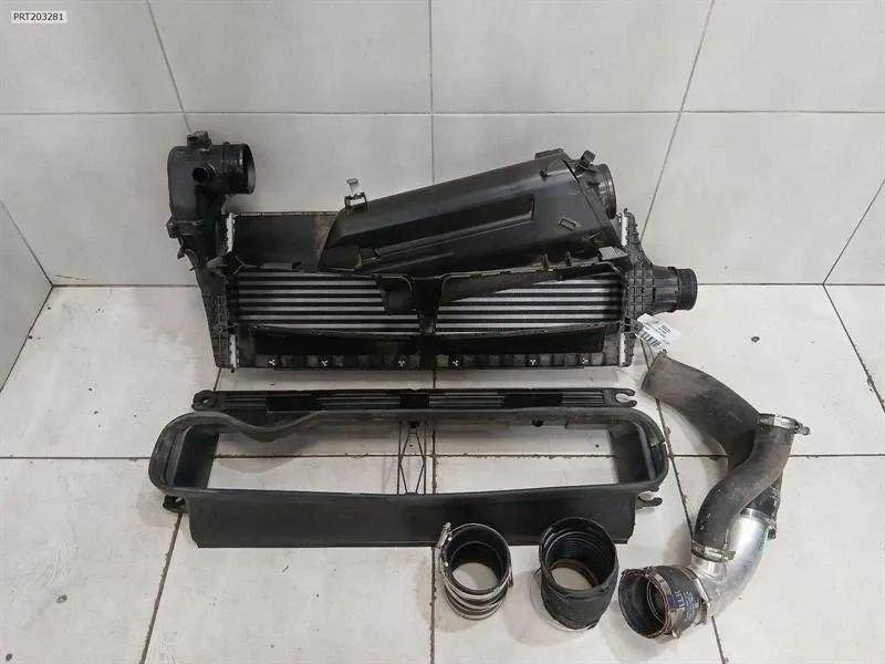 Porsche 911 (992) Välijäähdytin / Intercoolerin  Porsche 911 Intercooler 992145805R

Part codes:...