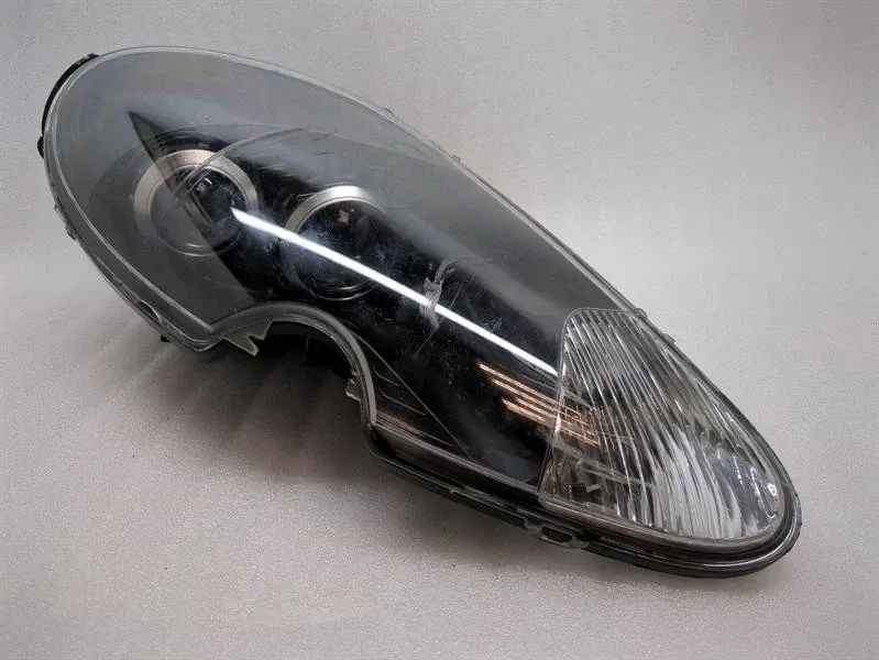 Right Headlamp Brand/Model: ASTON MARTIN DB9
Year: 2010
Engine...