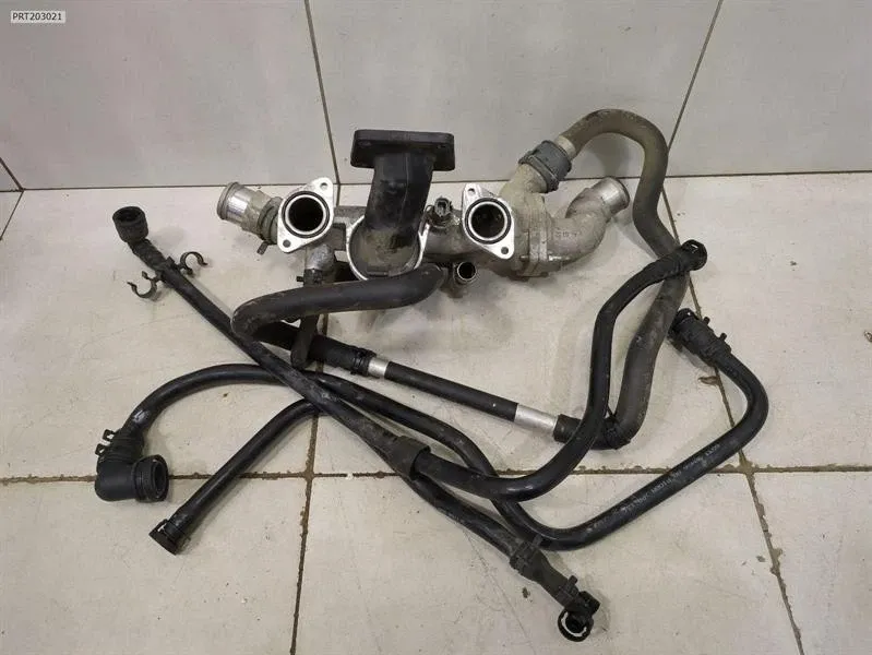 Thermostat housing Brand/Model: ASTON MARTIN VANTAGE
Year: 2006
En...