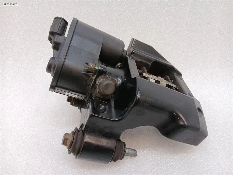 Left Rear Caliper Brand/Model: ASTON MARTIN RAPIDE
Year: 2013
Eng...