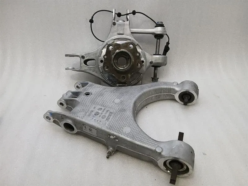 Left Rear Hub Brand/Model: FERRARI 296
Year: 2025
Engine: 299...