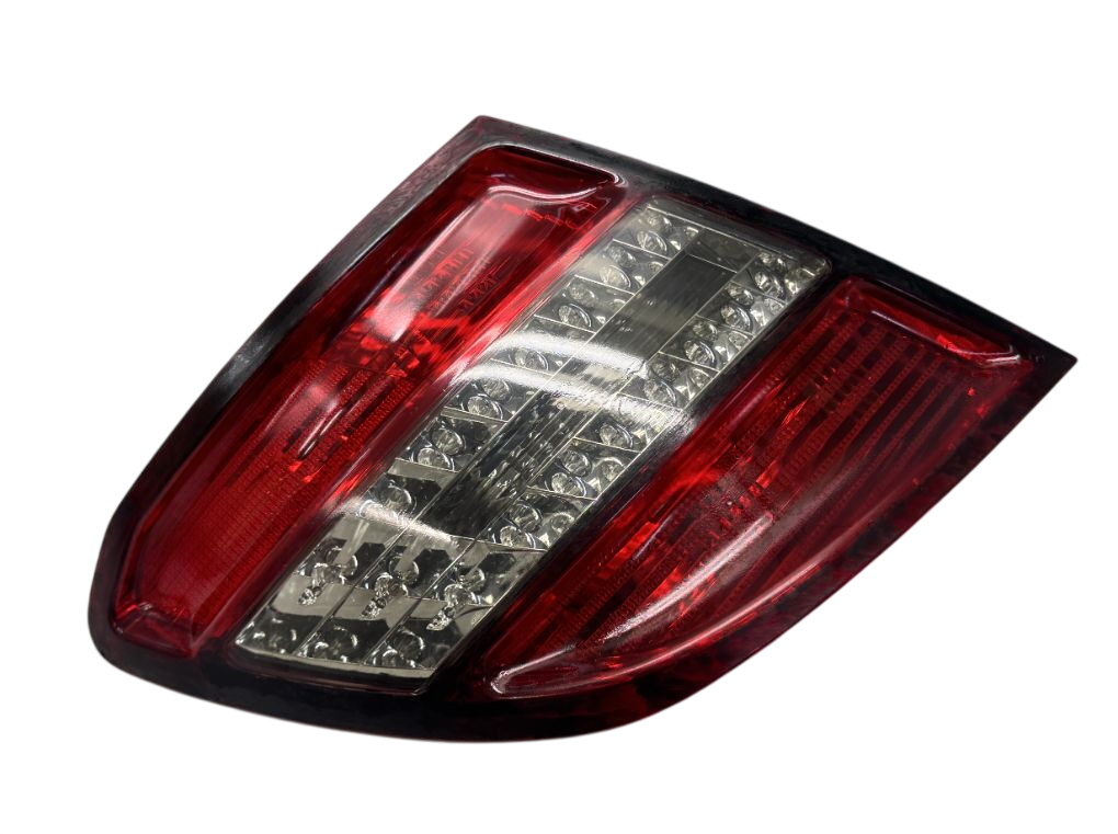 Mercedes-Benz A (W176) tail light left Mercedes-Benz C-Class Tail light left 204820396...