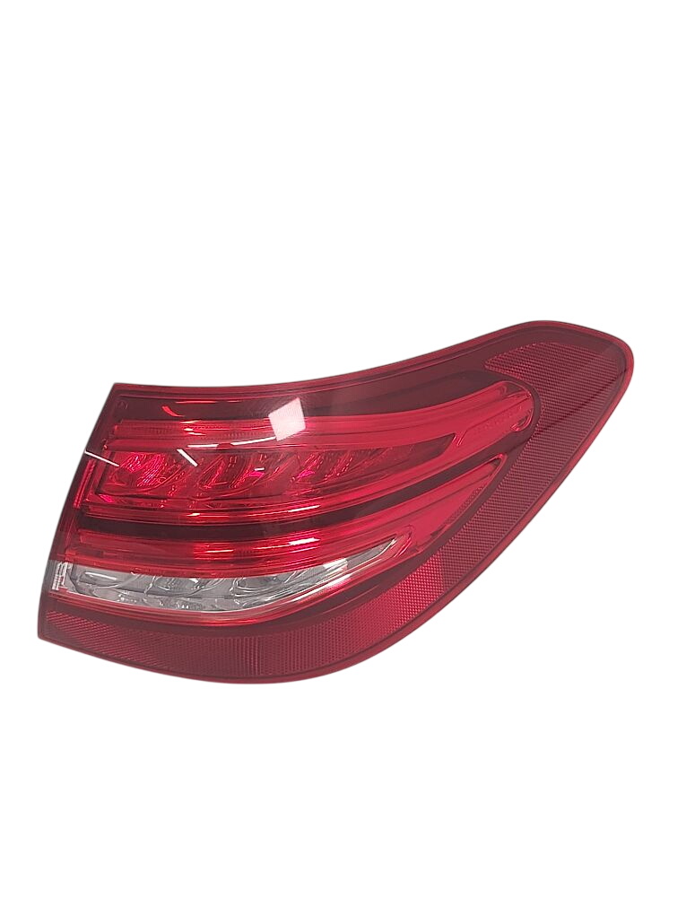 Mercedes-Benz A (W176) Tail light, right Mercedes-Benz C-Class Tail light, right A205906...