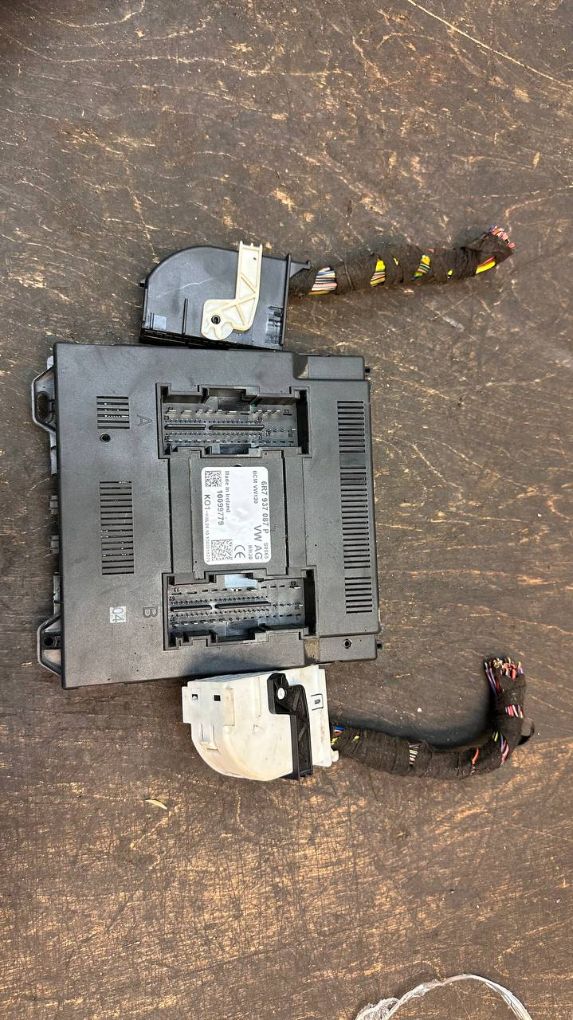 Volkswagen Amarok Comfort Module (CCM) VW Amarok Comfort Module (CCM) 6R7937087P

Part...