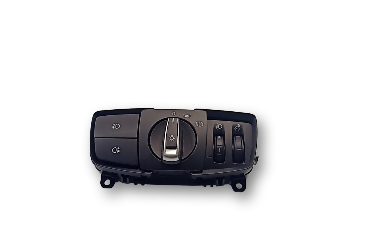 BMW 1 (F20 / F21) Light switch BMW 1 SERIES Light switch OEM 61319265304

Part...