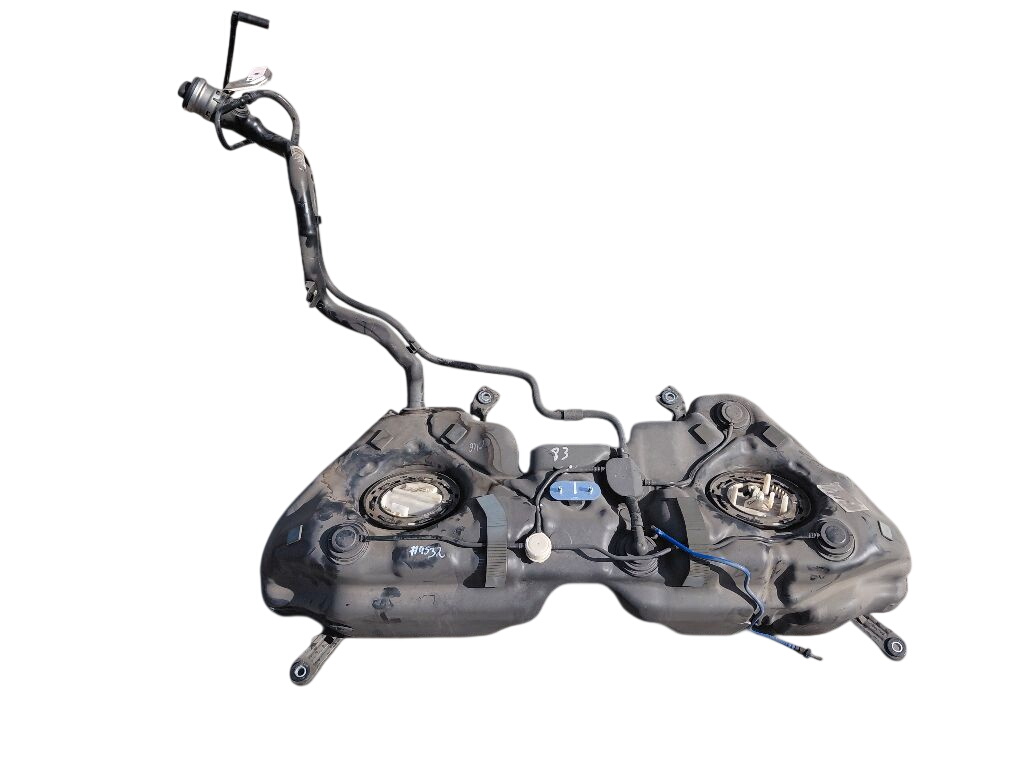 Mercedes-Benz A (W176) топливный бак Mercedes-Benz C-Class Fuel Tank A2044703702

Pa...