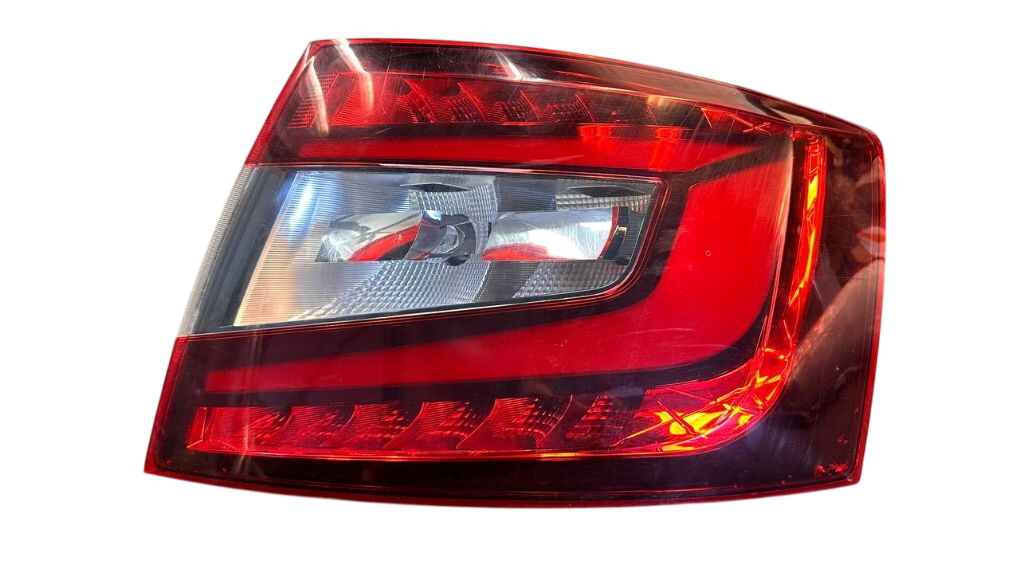 Skoda Octavia Tail light, right
