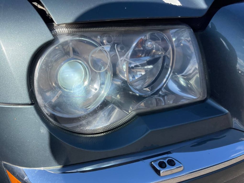 Chrysler 300C headlight right Chrysler 300C Headlight right 4805760AG

Part c...