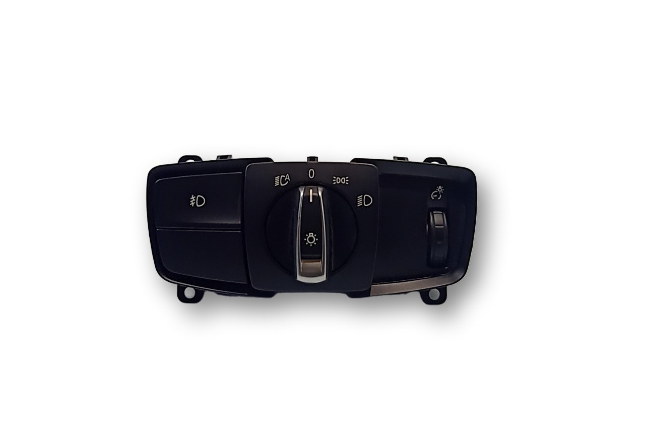 BMW X5 (F15) Light switch BMW X5 Light switch OEM 61315A25499

Part codes...