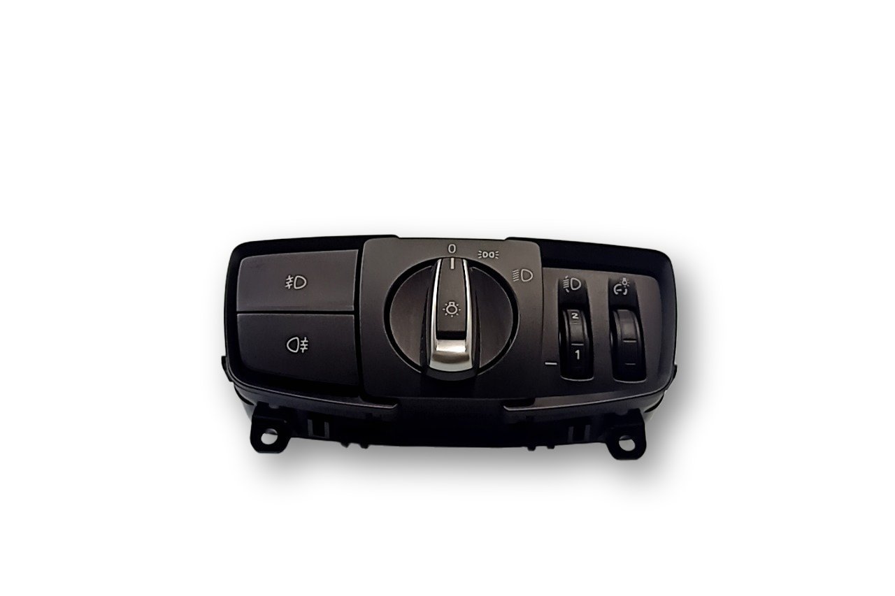 BMW 1 (F20 / F21) Light switch BMW 1 SERIES Light switch OEM 61319265304

Part...